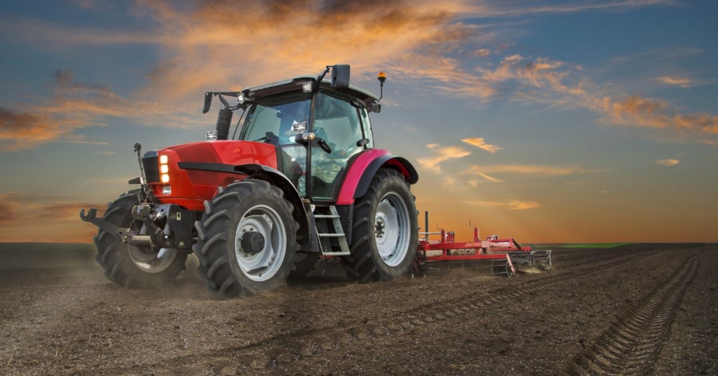 How Work Lights Help Farmers Extend Work Hours